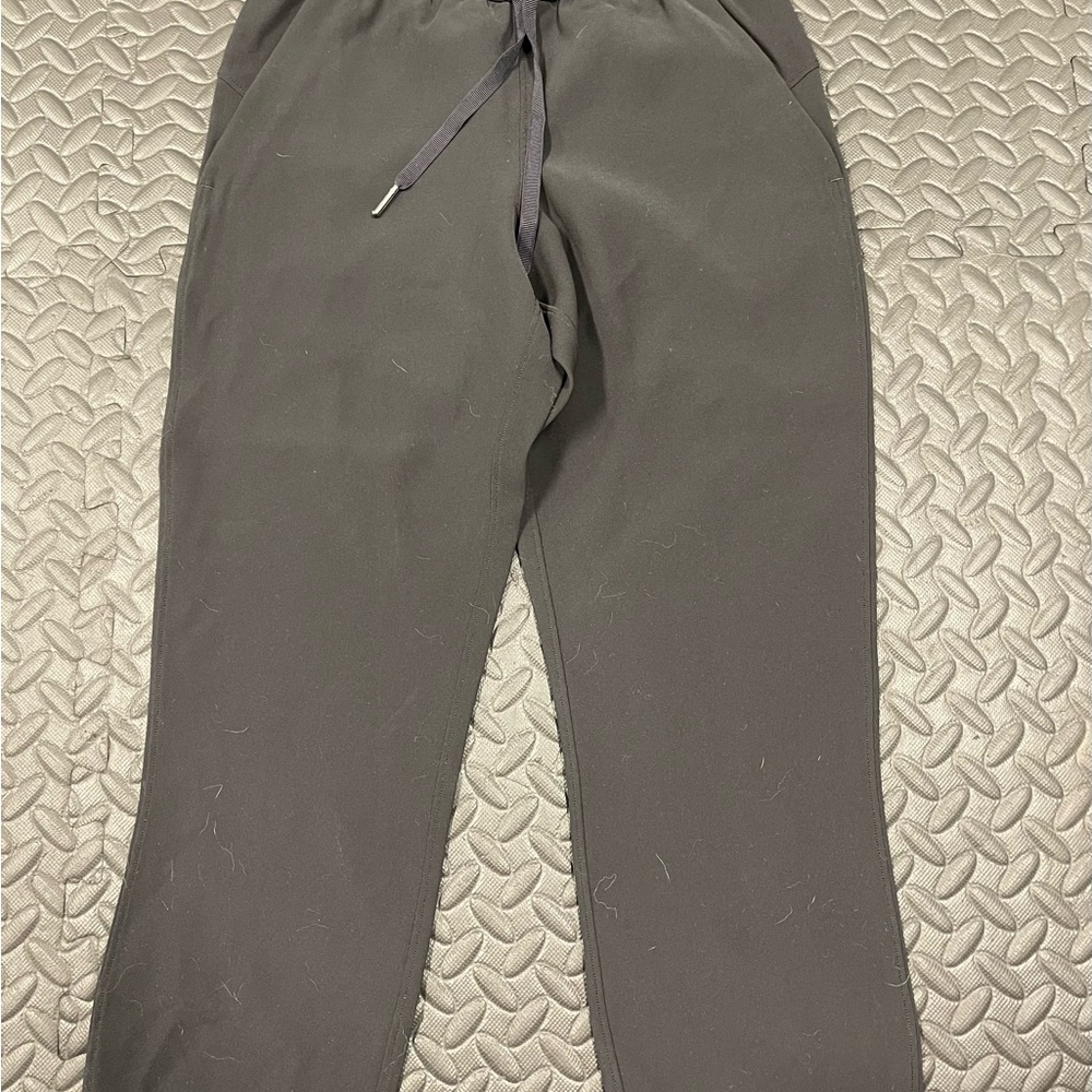 Women’s Lululemon cropped loose pants